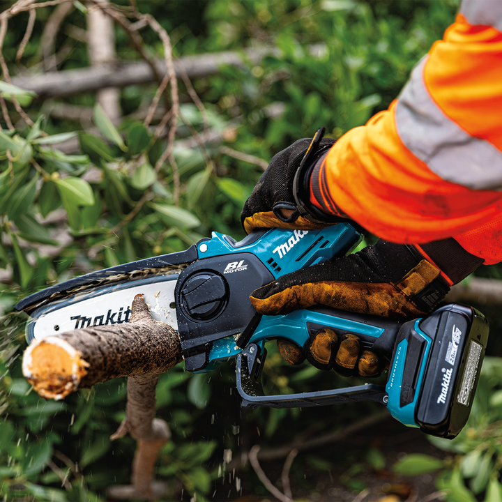 MAKITA 18V LXT® Lithium‑Ion Brushless Cordless 6" Pruning Saw Kit (2.0Ah) XCU14SR1