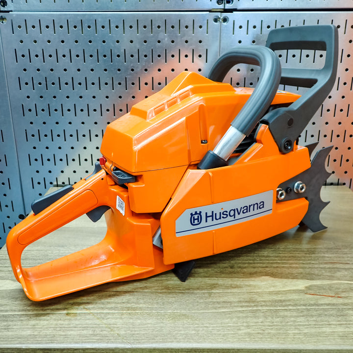 BRAND NEW HUSQVARNA 288XP -- IMPORT MODEL -- NO BAR AND CHAIN